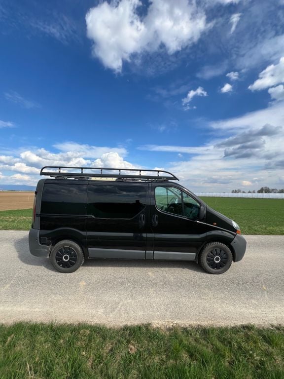 Schwarz Gebraucht 2005 Renault Trafic Van | 7.900 € (Superpreis) - Bild 1/4