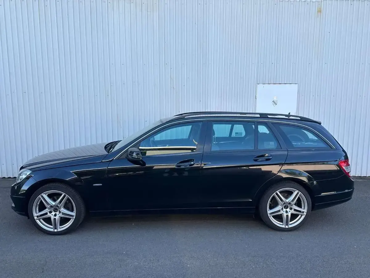 Gebraucht Mercedes C220 170 PS (125 kW) 2010 Obsidianschwarz Kombi