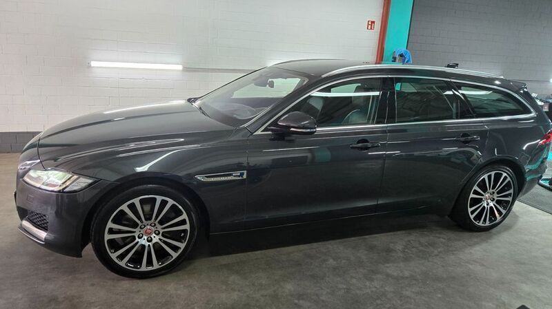 Grau Gebraucht 2019 Jaguar XF Sportbrake Portfolio Kombi | 21.400 € (Teuer) - Bild 1/4