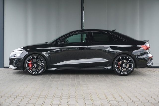Gebraucht Audi RS3 Ambiente 400 PS (294 kW) 2023 Schwarz Limousine