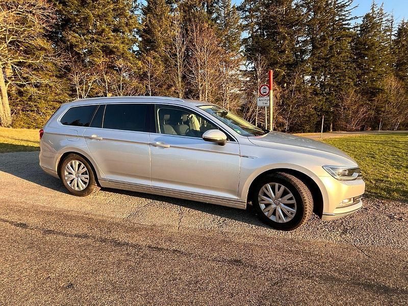 Gebraucht VW Passat Highline 150 PS (110 kW) 2016 Silber Kombi