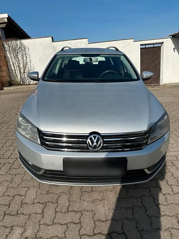 Gebraucht VW Passat 122 PS (89 kW) 2011 Silber Kombi