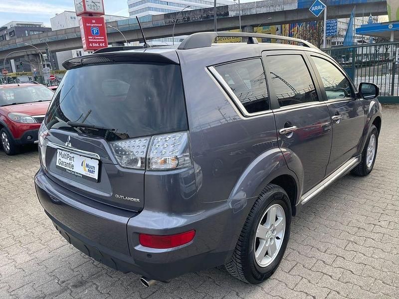 Gebraucht Mitsubishi Outlander Invite 147 PS (108 kW) 2012 Grau SUV