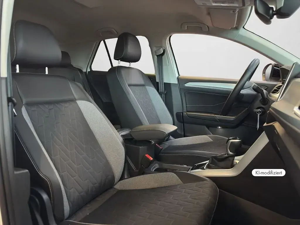 Gebraucht VW T-Roc IQ Drive 150 PS (110 kW) 2025 Pure white schwarz SUV