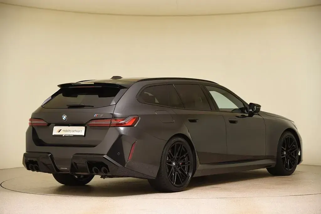 Gebraucht BMW M5 Performance 727 PS (534 kW) 2025 Sophistograu metallic Kombi