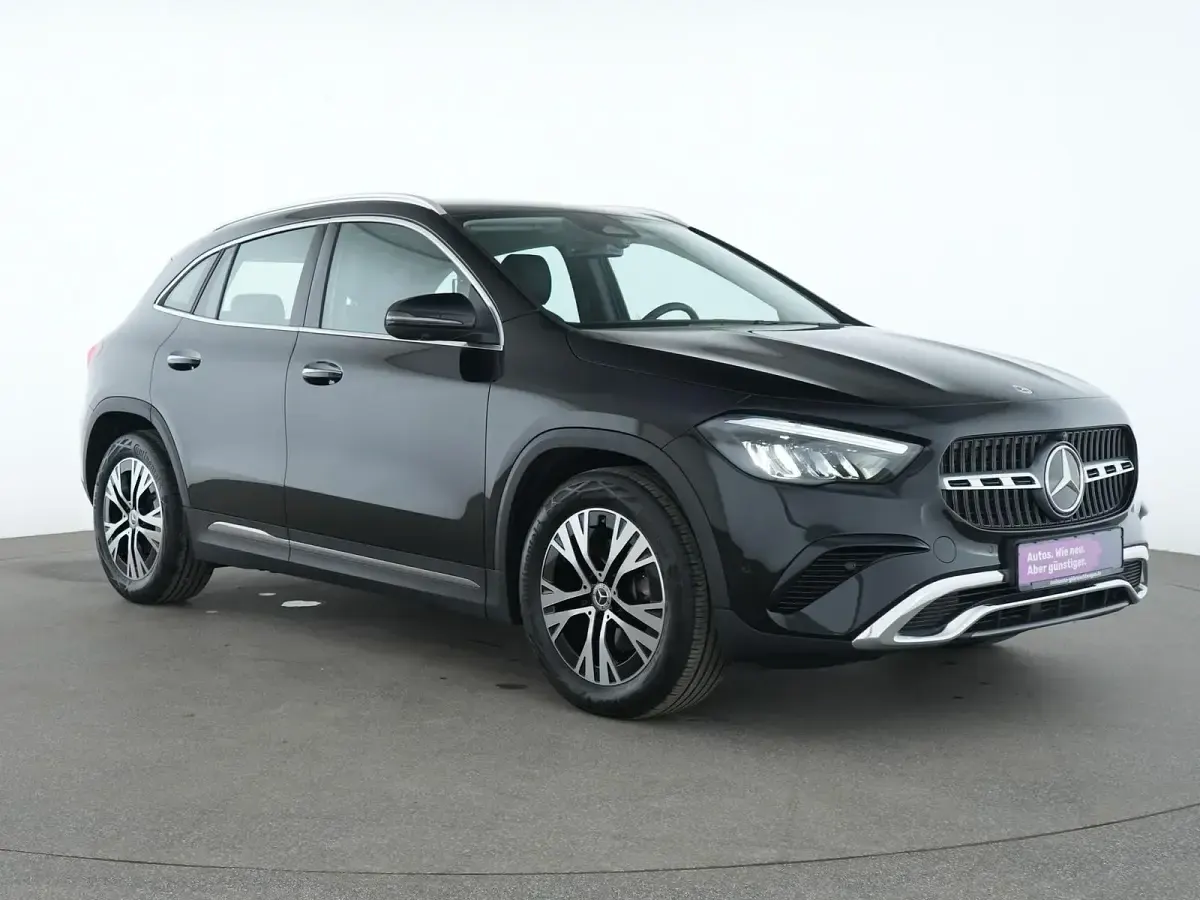 Gebraucht Mercedes GLA200 Progressive 163 PS (119 kW) 2025 Nachtschwarz SUV