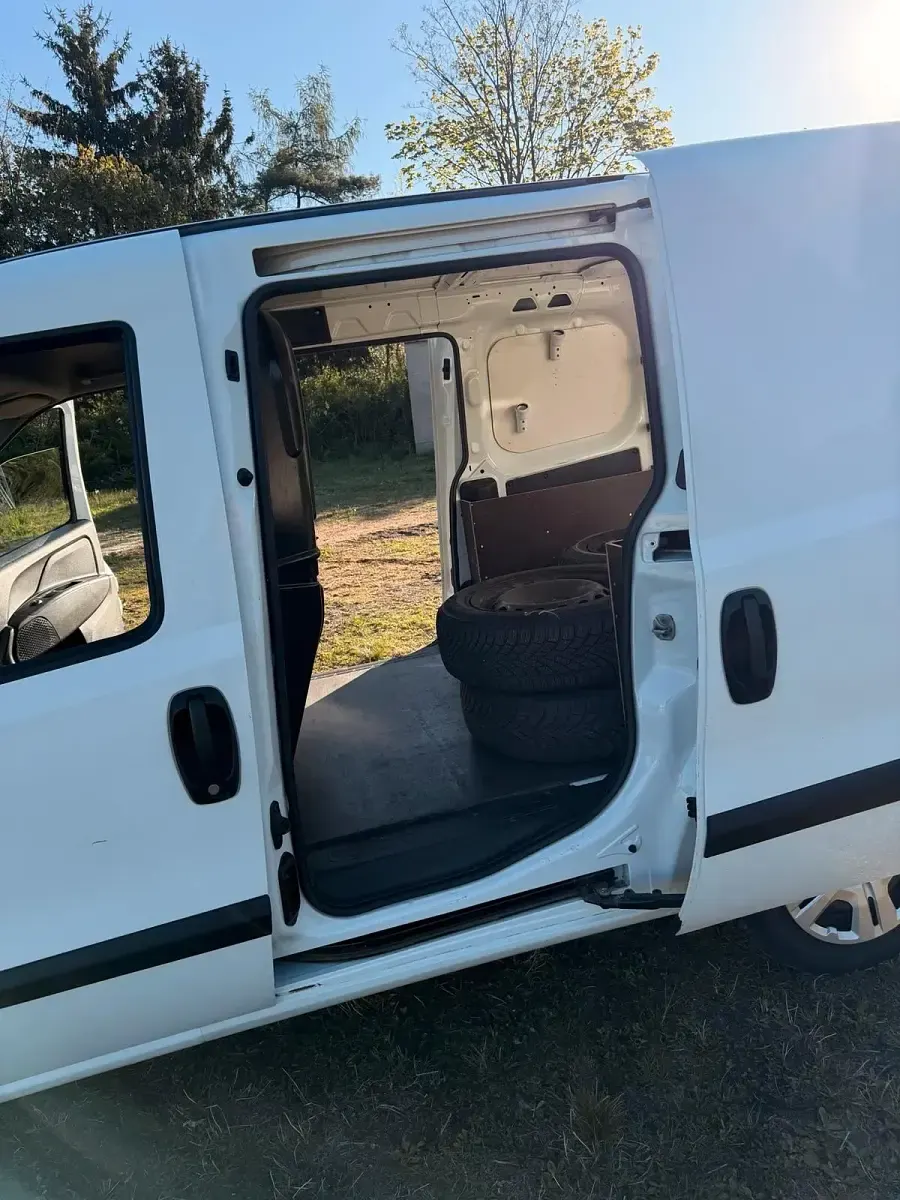 Gebraucht Fiat Doblò 95 PS (69 kW) 2018 Weiß Van / Kleinbus