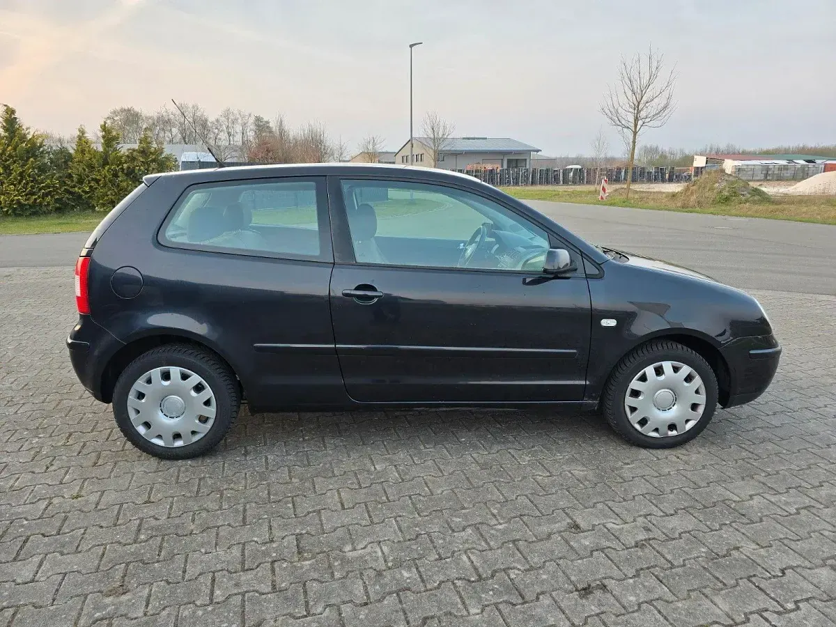 Używany VW Polo Basis 54 KM (39 kW) 2003 Sedan/Limuzyna