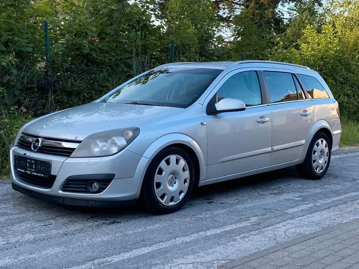 Gebraucht Opel Astra Edition 120 PS (88 kW) 2007 Silber Kombi