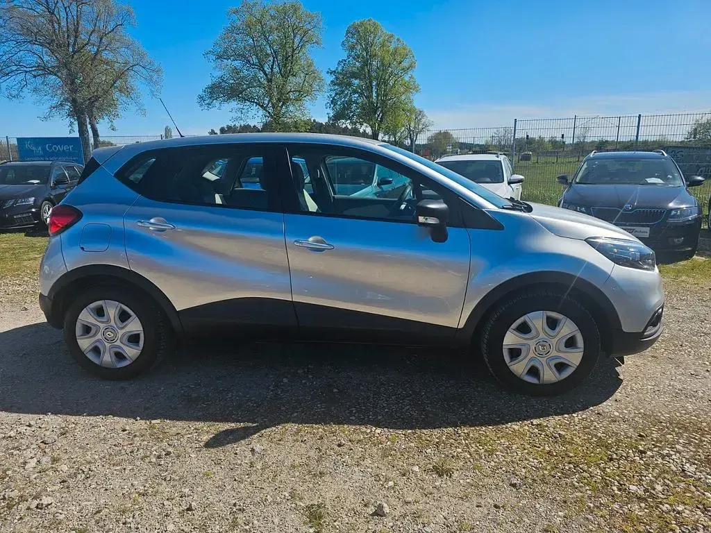 Second-hand Renault Captur Expression 90 CP (66 kW) 2015 Argintiu SUV