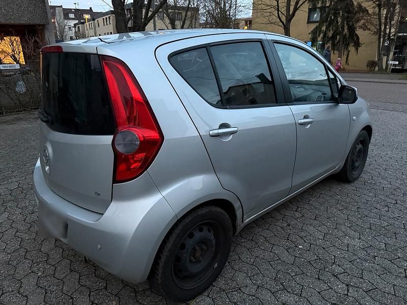 Gebraucht Opel Agila 86 PS (63 kW) 2008 Silber Kleinwagen