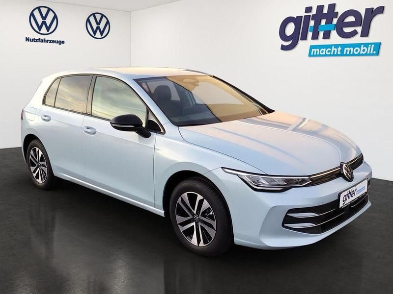 Neu VW Golf VIII 150 PS (110 kW) 2026 Blau Limousine