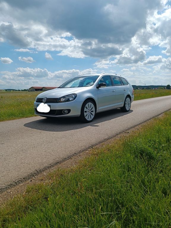 Silber Gebraucht 2011 VW Golf VI Style Kombi | 6.790 € (Teuer) - Bild 1/4