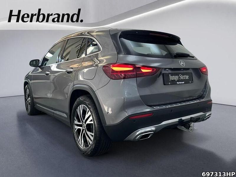Gebraucht Mercedes GLA220 Progressive 190 PS (139 kW) 2024 Metalliclack mountaingrau SUV