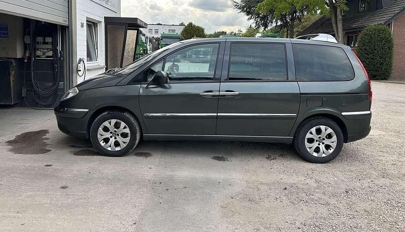 Grün Gebraucht 2011 Citroën C8 Tendance Van / Kleinbus | 3.000 € (Superpreis) - Bild 1/4