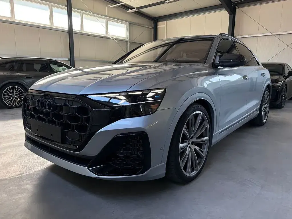 Gebraucht Audi SQ8 Sport 507 PS (372 kW) 2026 Satellitsilber metallic SUV