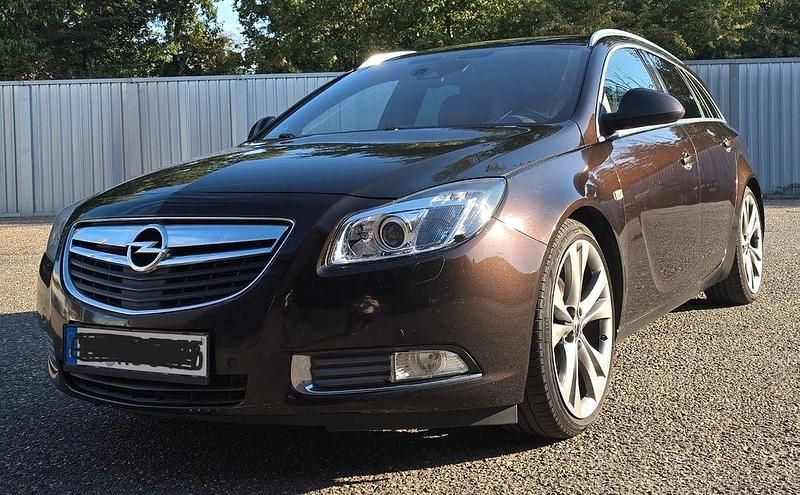 Braun Gebraucht 2012 Opel Insignia Sport Kombi | 3.500 € (Guter Preis) - Bild 1/4
