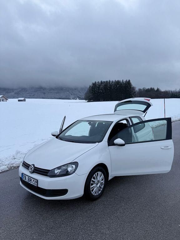 Gebraucht VW Golf VI Style 105 PS (77 kW) 2011 Weiß Kleinwagen