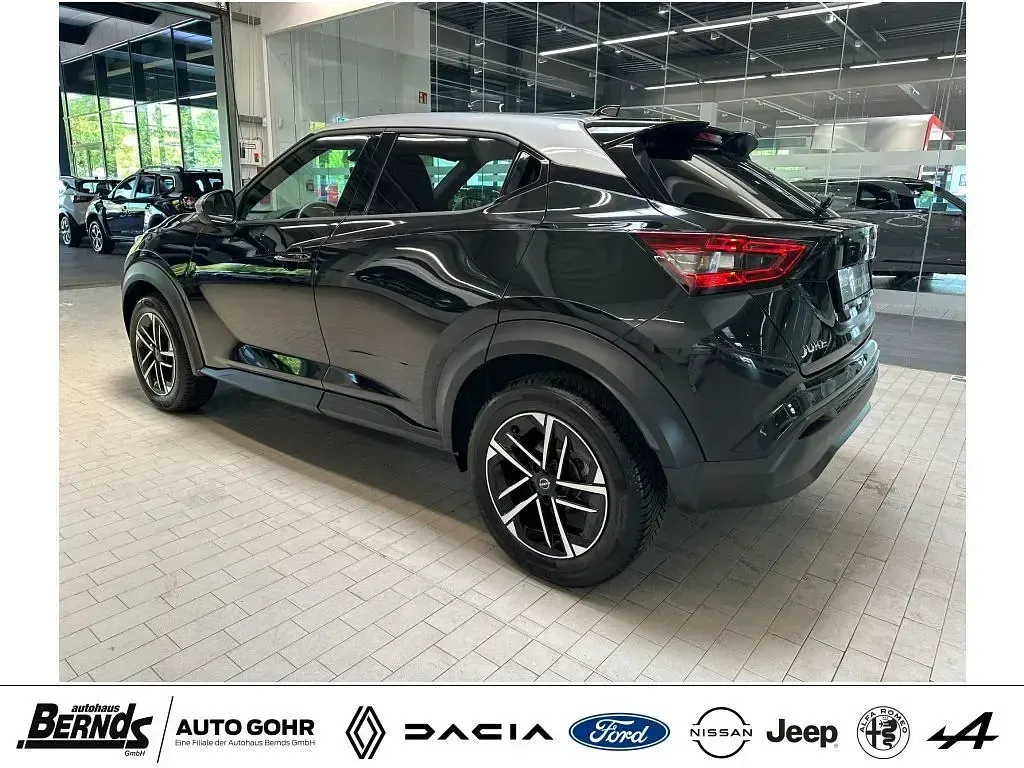 Second-hand Nissan Juke N-Connecta 114 CP (83 kW) 2024 Negru SUV