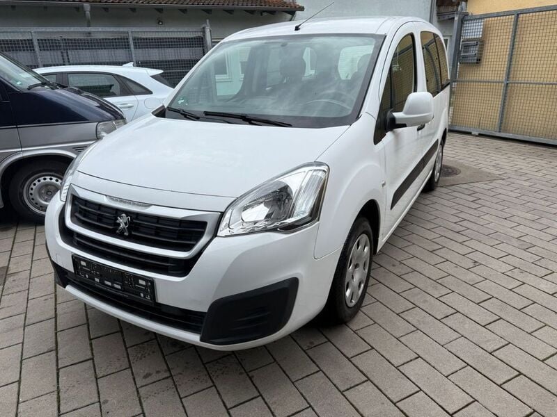 Gebraucht Peugeot Partner Tepee 110 PS (80 kW) 2016 Weiß Van / Kleinbus
