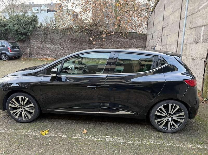 Gebraucht Renault Clio IV Initiale Paris 120 PS (88 kW) 2015 Schwarz Limousine