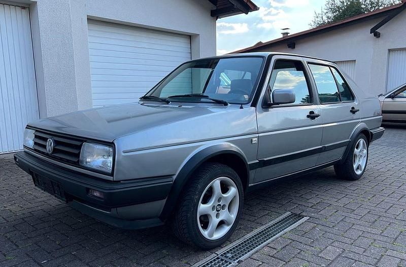 Grau Gebraucht 1988 VW Jetta Limousine | 3.600 € - Bild 1/4
