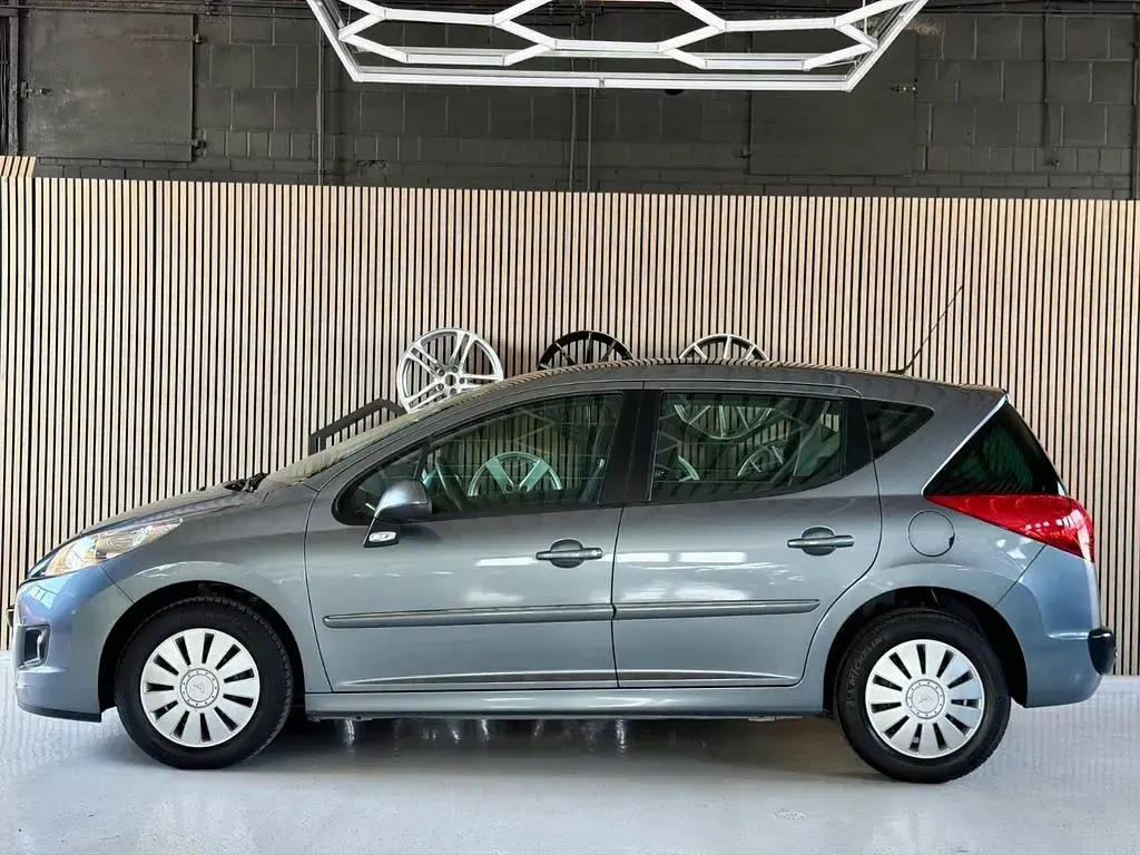 Gebraucht Peugeot 207 Premium 120 PS (88 kW) 2010 Grau Kombi