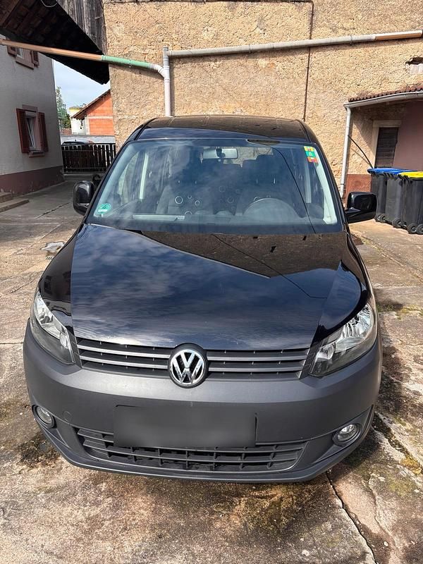 Gebraucht VW Caddy Maxi 102 PS (75 kW) 2012 Schwarz Van / Kleinbus