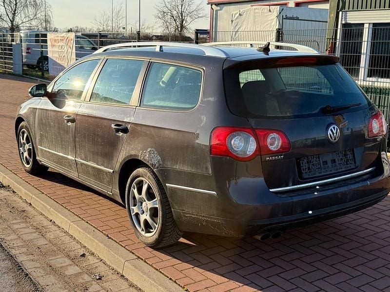 Gebraucht VW Passat Sportline 110 PS (80 kW) 2009 Schwarz Kombi