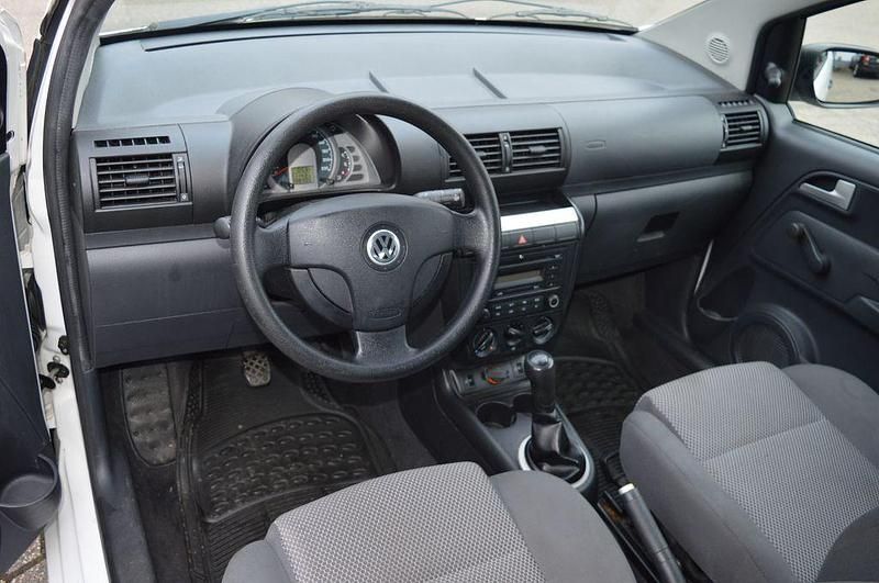 Gebraucht VW Fox 54 PS (39 kW) 2008 Weiß Kleinwagen