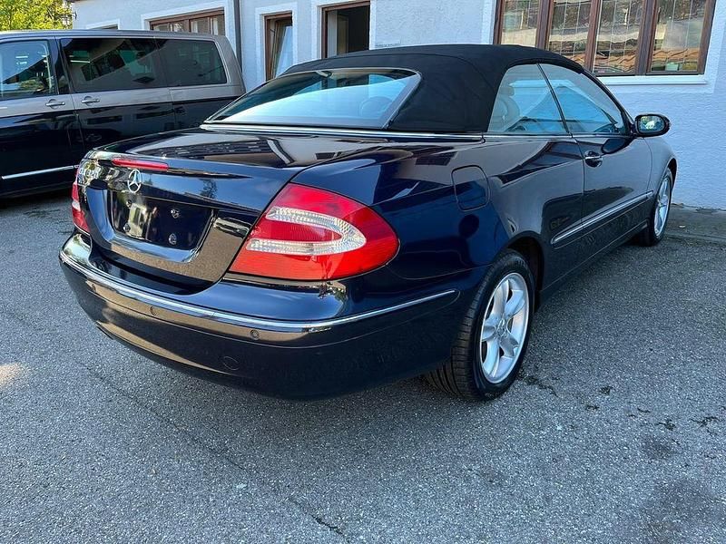 Second-hand Mercedes CLK320 218 CP (160 kW) 2003 Albastru Cabrio