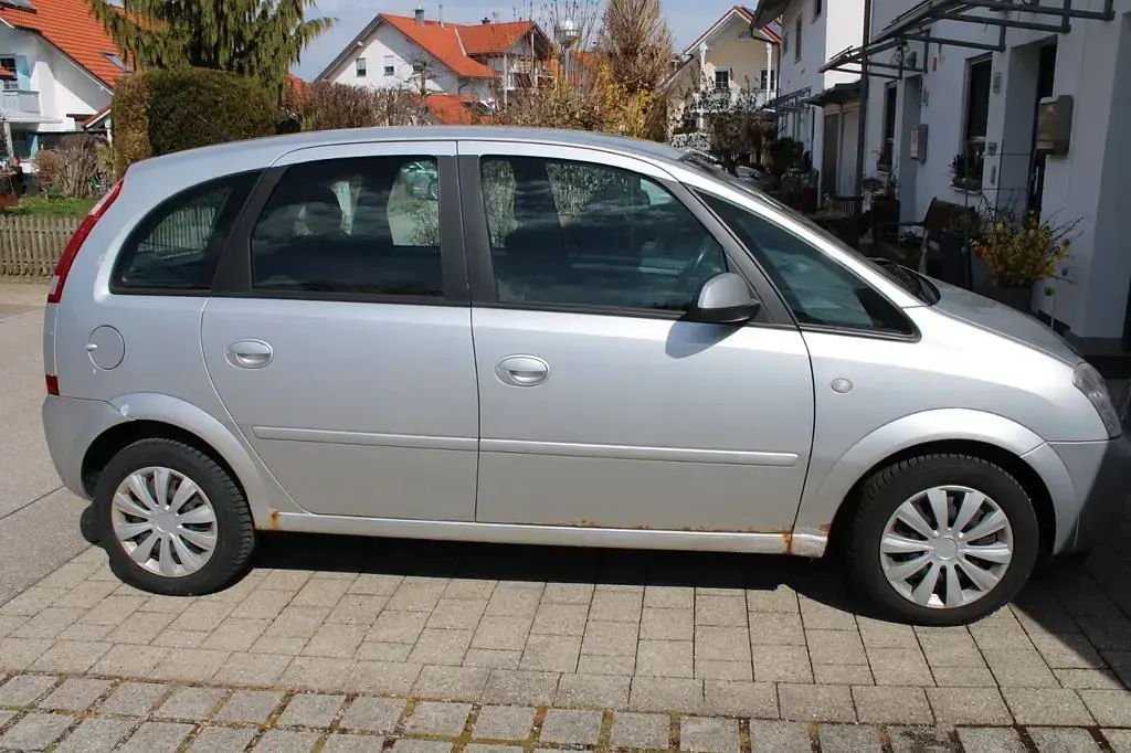 Gebraucht Opel Meriva 101 PS (74 kW) 2003 Silber Van / Kleinbus