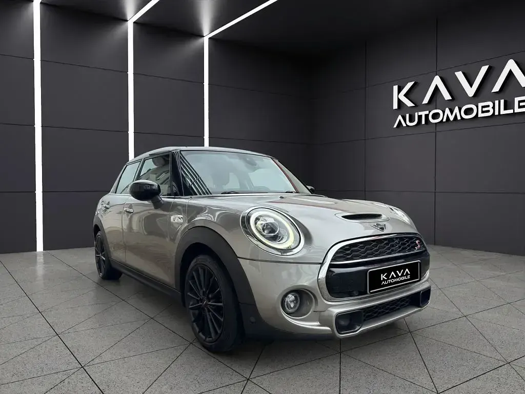 Gebraucht Mini Cooper S Chili 192 PS (141 kW) 2019 Silber Kleinwagen
