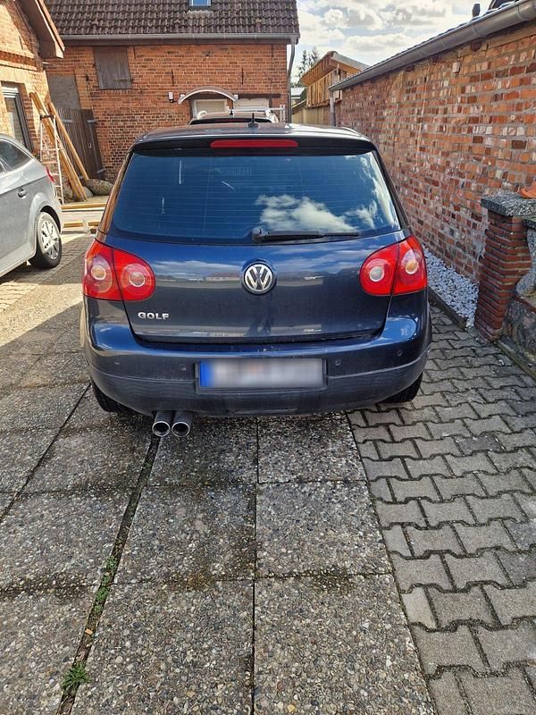 Gebraucht VW Golf V 115 PS (84 kW) 2005 Blau Kleinwagen