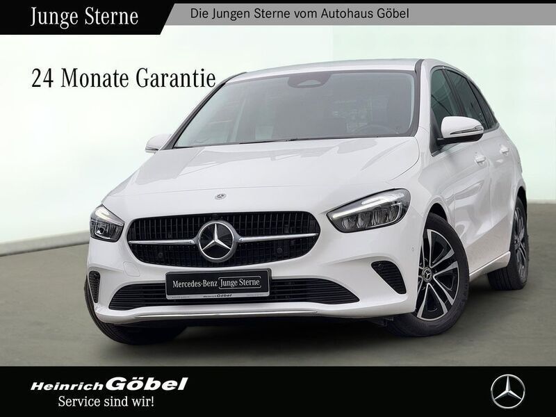 Weiß Gebraucht 2024 Mercedes B200 Van / Kleinbus | 33.900 € (Teuer) - Bild 1/4
