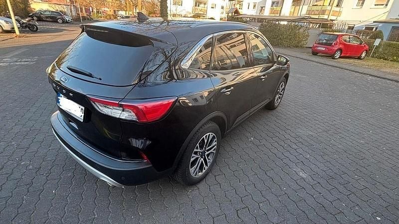 Gebraucht Ford Kuga Titanium 150 PS (110 kW) 2021 Silber SUV