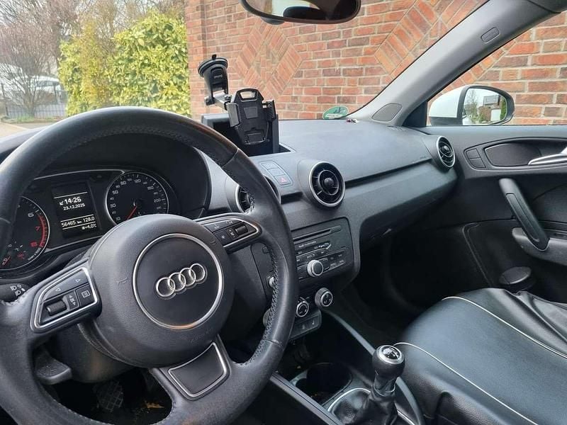 Gebraucht Audi A1 Premium 86 PS (63 kW) 2014 Weiß Limousine