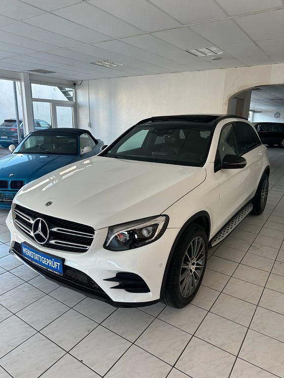 Weiß Gebraucht 2016 Mercedes GLC250 AMG line SUV | 32.500 € - Bild 1/4