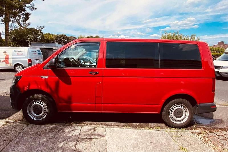 Gebraucht VW T6 150 PS (110 kW) 2016 Rot Van