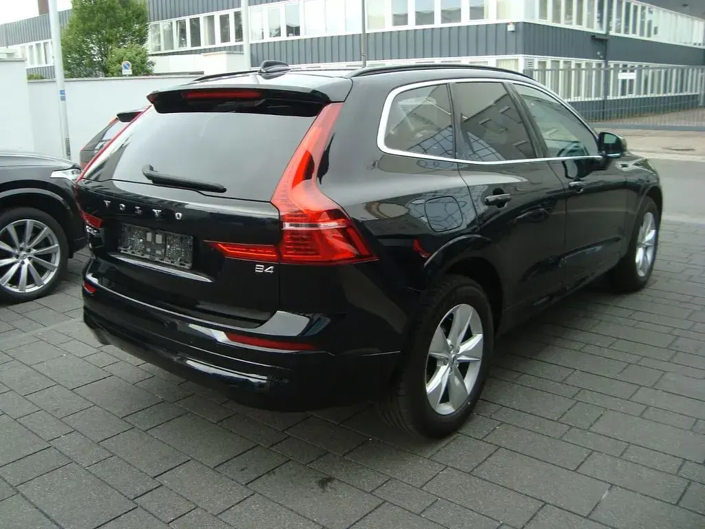 Gebraucht Volvo XC60 197 PS (144 kW) 2023 Schwarz SUV