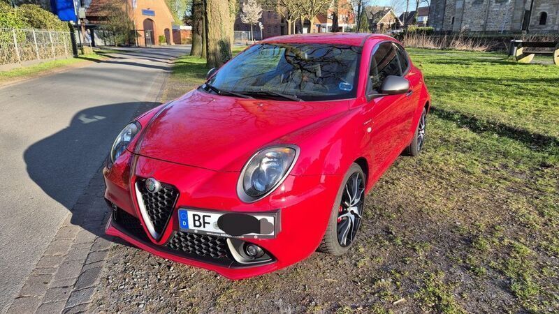 Rot Gebraucht 2017 Alfa Romeo MiTo Veloce Kleinwagen | 15.400 € (Teuer) - Bild 1/4