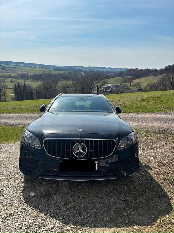 Usata Mercedes E350 272 CV (200 kW) 2017 Nero Station wagon