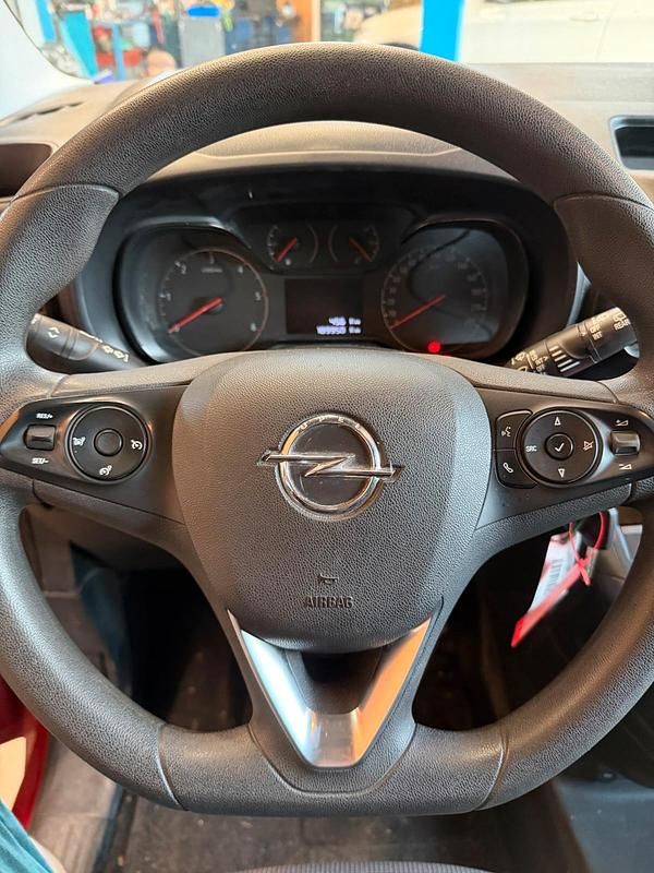 Gebraucht Opel Combo 102 PS (75 kW) 2019 Rot Van / Kleinbus