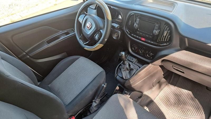 Gebraucht Fiat Doblò 95 PS (69 kW) 2018 Weiß Van / Kleinbus