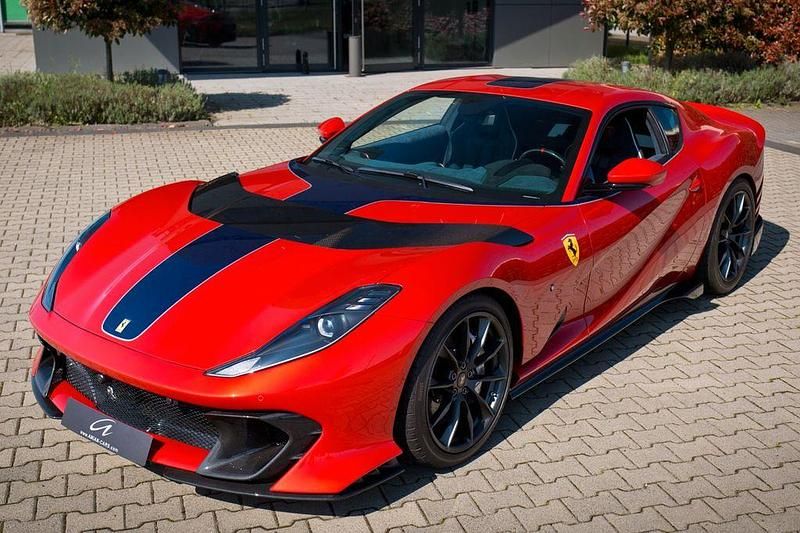 Rot Gebraucht 2023 Ferrari 812 | 1.880.000 € - Bild 1/4