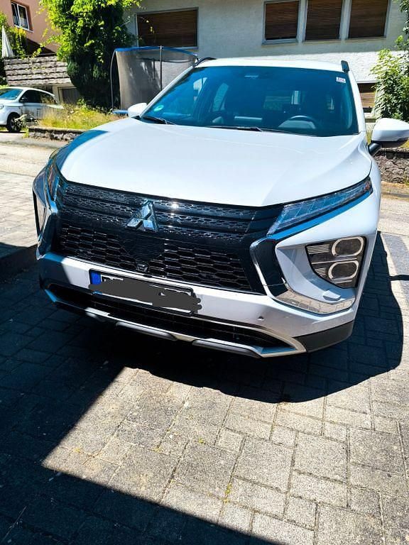 Weiß Gebraucht 2022 Mitsubishi Eclipse Cross SUV | 22.500 € (Guter Preis) - Bild 1/4