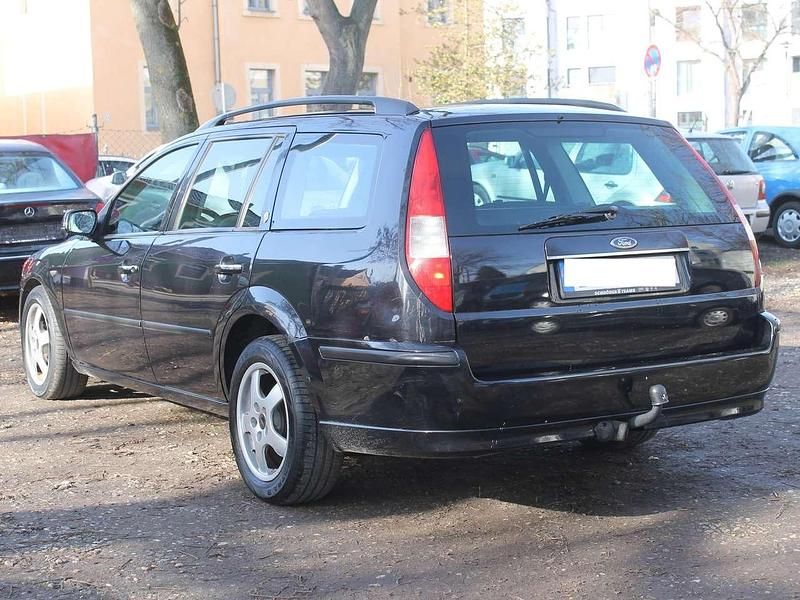 Gebraucht Ford Mondeo Ghia 131 PS (96 kW) 2005 Pantherschwarz metallic Kombi