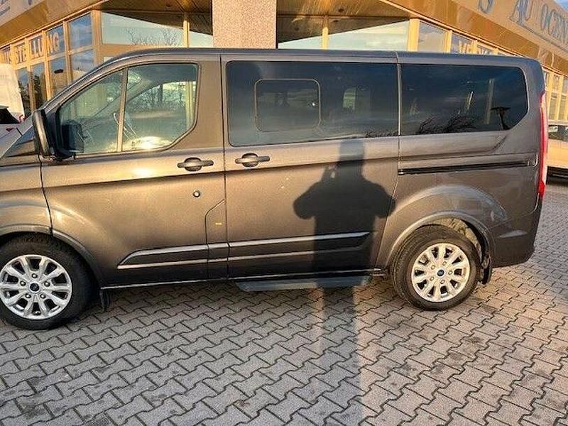 Gebraucht Ford Tourneo Custom Titanium 150 PS (110 kW) 2022 Andere Van