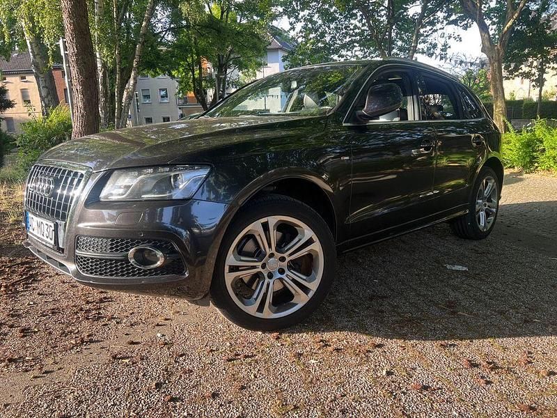 Grau Gebraucht 2011 Audi Q5 S-Line SUV | 11.400 € (Superpreis) - Bild 1/4