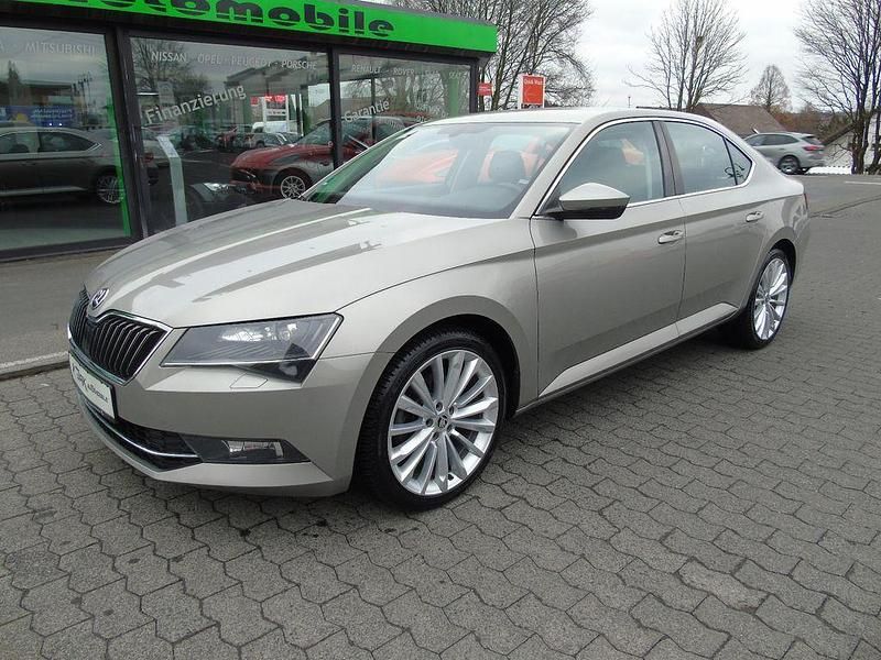 Gebraucht Skoda Superb Style 150 PS (110 kW) 2015 Beige Limousine